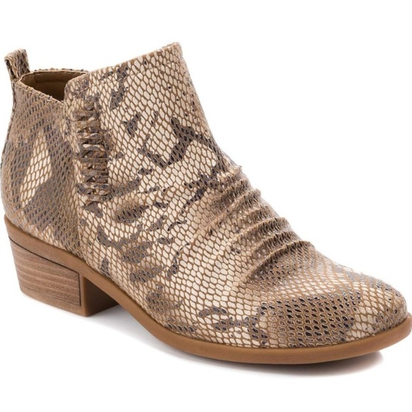BareTraps Shoes - Bare Traps Grafton Snakeprint Faux Leather Ankle Booties Size 10